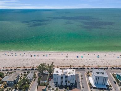 Enjoy coastal living at its finest! This charming 2-bedroom