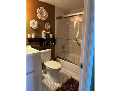 55+ Beautifully Decorated Sunrise Lakes Phase 3 Community. Walk