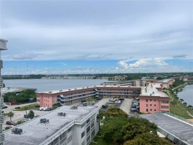 A stunning 2 bed/ 2 bath in a well maintained condo community