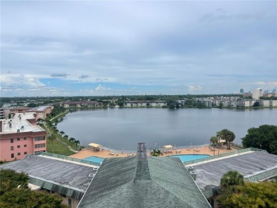 A stunning 2 bed/ 2 bath in a well maintained condo community