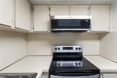 Reduced for quick sale !!!! Welcome to Westchester Point , very