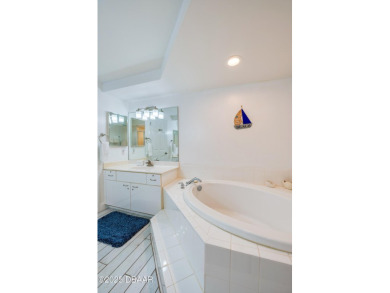 Incredible ocean views from this 3rd floor 2bedroom 2 bathroom