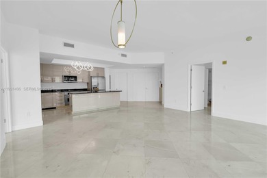 Spacious 2-bedroom, 2.5-bath residence in Aventura featuring a
