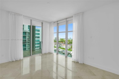 Spacious 2-bedroom, 2.5-bath residence in Aventura featuring a