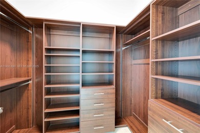 Spacious 2-bedroom, 2.5-bath residence in Aventura featuring a