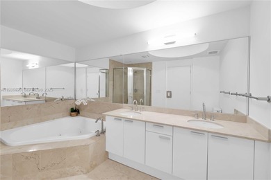 Spacious 2-bedroom, 2.5-bath residence in Aventura featuring a