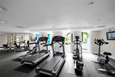 Spacious 2-bedroom, 2.5-bath residence in Aventura featuring a