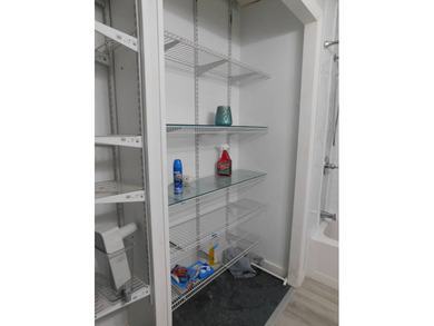 Check out this charming 1987 Redman home! Offering 1152 sq. ft