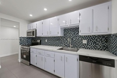 Beautiful spacious corner unit 2 Bed / 2 bath, 9th Floor, with