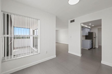 Beautiful spacious corner unit 2 Bed / 2 bath, 9th Floor, with