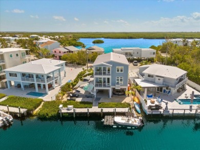 Tropical Luxury meets Coastal Living in the heart of Key Largo!