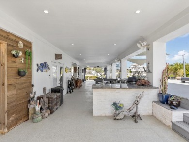 Tropical Luxury meets Coastal Living in the heart of Key Largo!