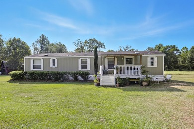 Charming 2BR/2BA Cottage-Style Mobile Home on 4 Acres with