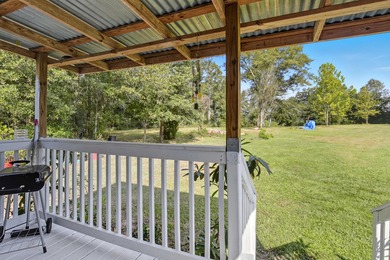 Charming 2BR/2BA Cottage-Style Mobile Home on 4 Acres with