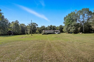 Charming 2BR/2BA Cottage-Style Mobile Home on 4 Acres with