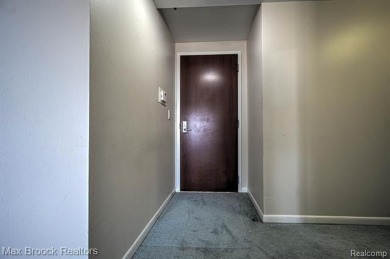 Fabulous Riverfront Towers condo priced to sell, beautiful