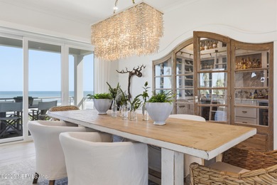 Inspired by the whitewashed architecture of Alys Beach and the