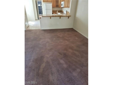 Welcome HOME to the GATED community of Parkway Villas!! This