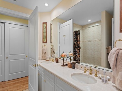 RARELY AVAILABLE 4 BED/3.5 BATH PENTHOUSE W/PRIVATE ROOFTOP FOR