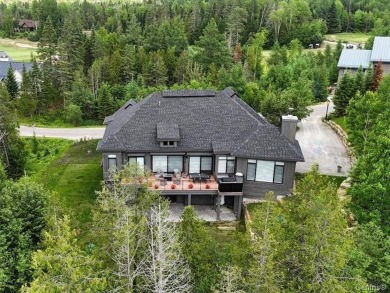 Built in 2023 on the 8th hole of the Golf le Maitre, this