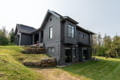 Built in 2023 on the 8th hole of the Golf le Maitre, this