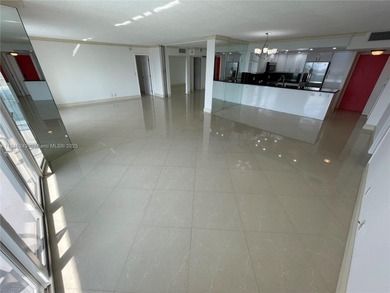 Come see the amazing Hollywood Hallmark! This is a double pent