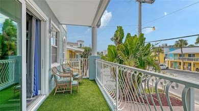 Live the island dream in this beautifully renovated Bradenton