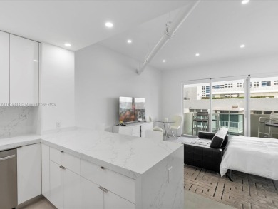 Spectacular gorgeous fully renovated PH Studio in the great