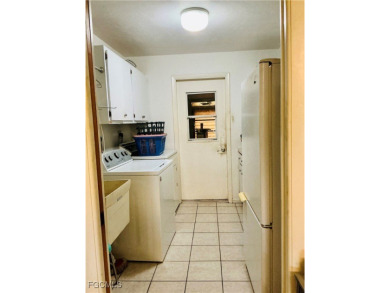 Discover this well-maintained rear southern exposure attached