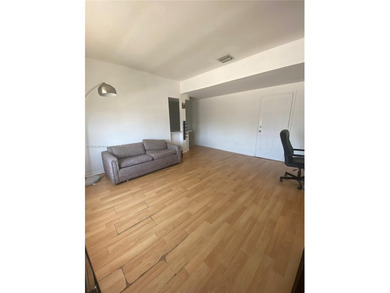 Spacious Top Floor Corner 1 bedroom unit in historic Art Deco