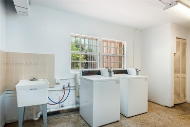 Spacious Top Floor Corner 1 bedroom unit in historic Art Deco