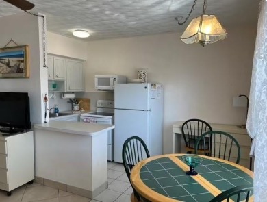 ABSOLUTLY STUNNING AREA TO WALK TO THE BEACHES, ENJOYING SOUTH