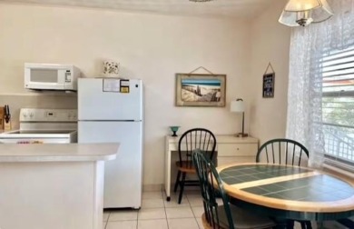 ABSOLUTLY STUNNING AREA TO WALK TO THE BEACHES, ENJOYING SOUTH