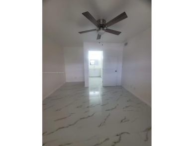 Spacious Fully Renovated 2-Bed/2-Bath Apartment with Lake View -