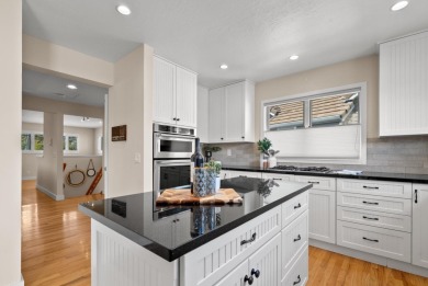 Seas your opportunity to live the best of coastal life by the