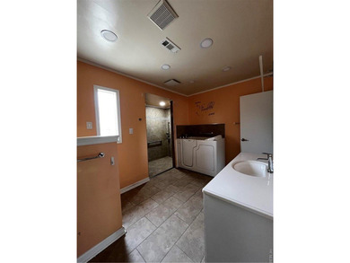 LOVELY CONTEMPORARY HOME WITH FOUR BEDROOMS PLUS HUGE LOFT