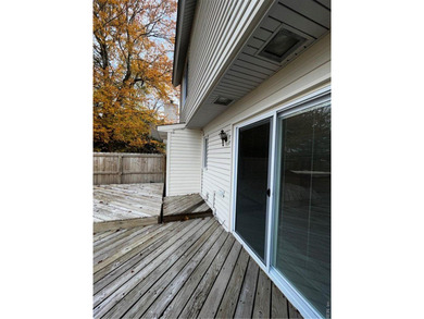 LOVELY CONTEMPORARY HOME WITH FOUR BEDROOMS PLUS HUGE LOFT