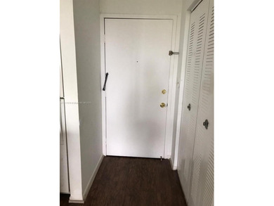 very cozy unit , excellent for living or investors , don't miss