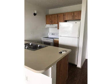 very cozy unit , excellent for living or investors , don't miss