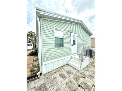 Welcome to Fountain View, North Fort Myers' best-kept secret