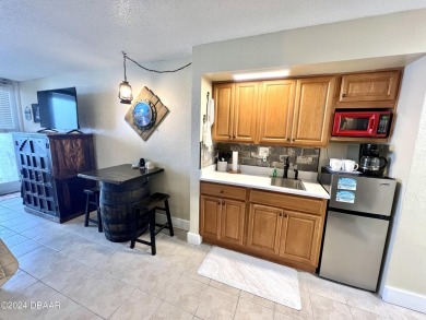 Beautiful Remodeled Direct Oceanfront Condo in Pirates Cove