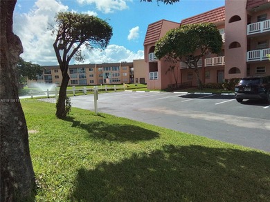 Spacious 1 Bedroom 1.5 baths 55+ Communty in Sunrise Lakes Phase