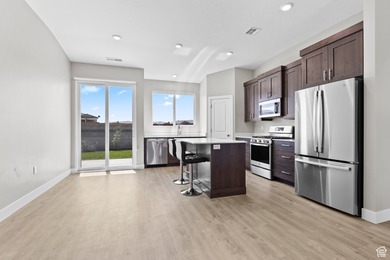 Beautiful 2025 single-level home in scenic Hurricane! Enjoy