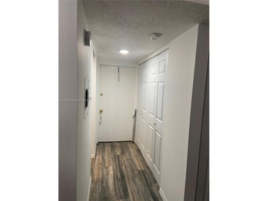 Beautiful Update spacious 2/2 on the 4 Floor, this unit has two