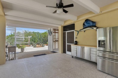 Builders own waterfront, 4b/4b, corner lot, dead-end by