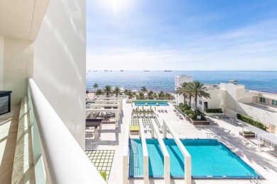 INCREDIBLE OPPORTUNITY TO OWN THIS 3BED/3BATH THRU UNIT WITH