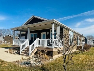 Welcome to the Beautiful 55 and over Community in the Oaks of