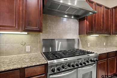 The luxurious lifestyle! Welcome to your every own Penthouse