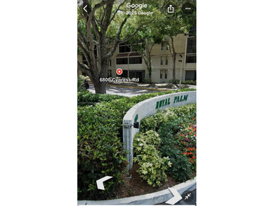 ***Garden Level 2/2 Condo with the Convenience of a House***
