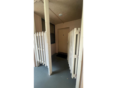 ***Garden Level 2/2 Condo with the Convenience of a House***
